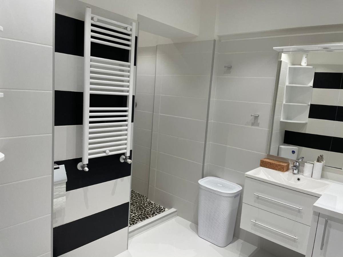 Stylish Westpark 2 Residence Lake View W8 Бухарест Экстерьер фото