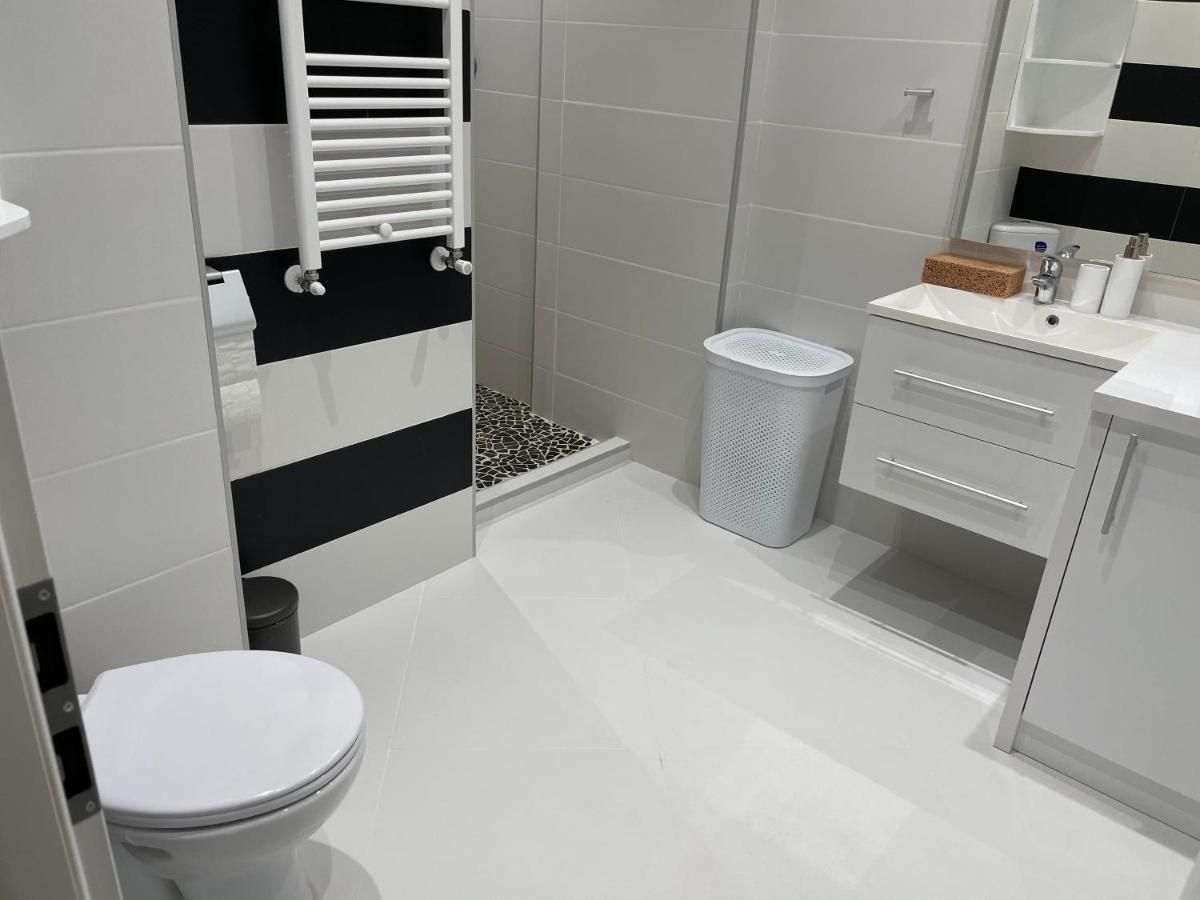 Stylish Westpark 2 Residence Lake View W8 Бухарест Экстерьер фото